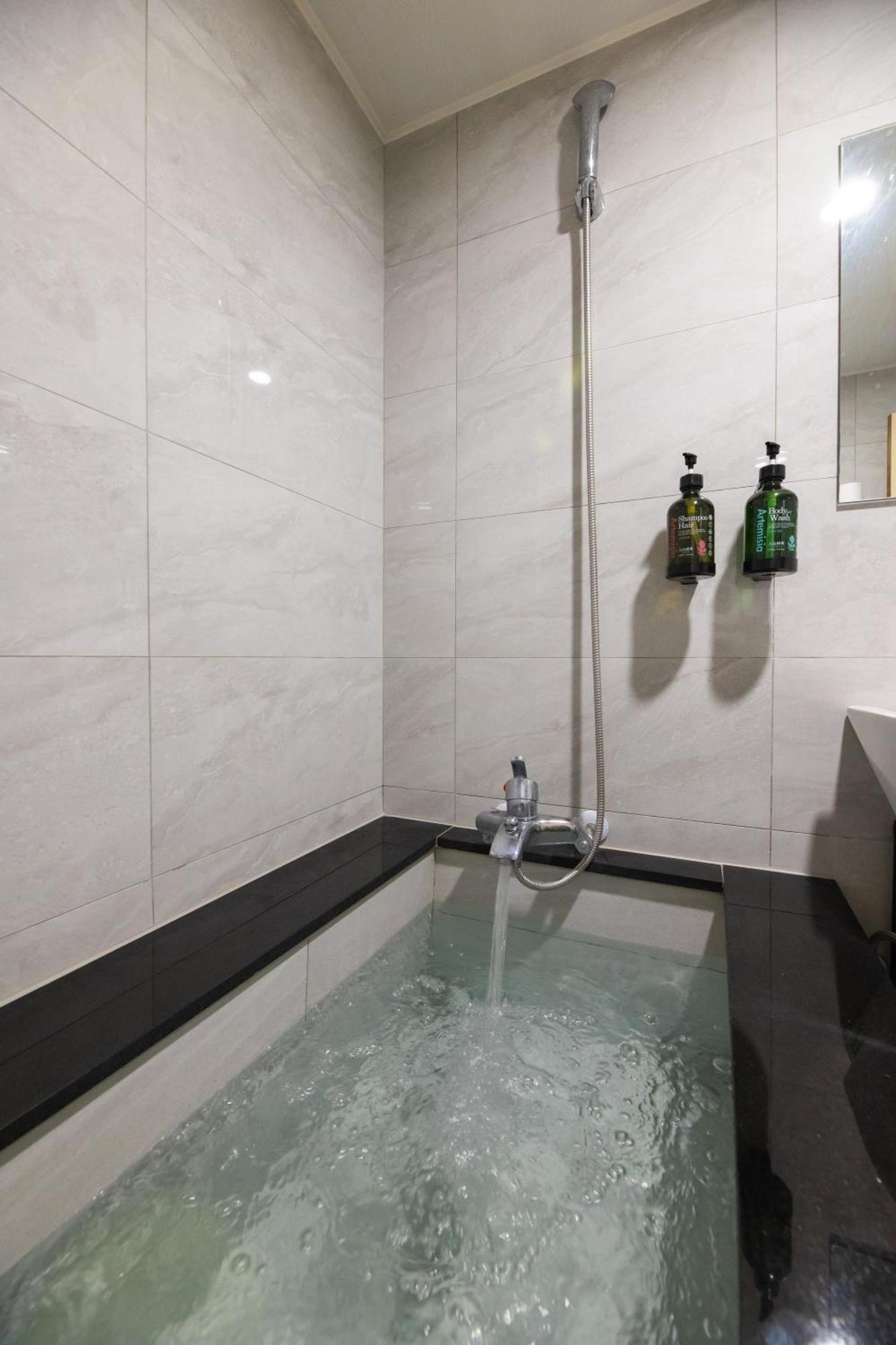 King Hot Spring Hotel Jiaoxi Room photo